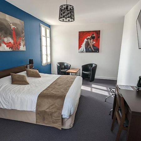 Hotel Restaurant Le Lion D'Or Gemozac Экстерьер фото