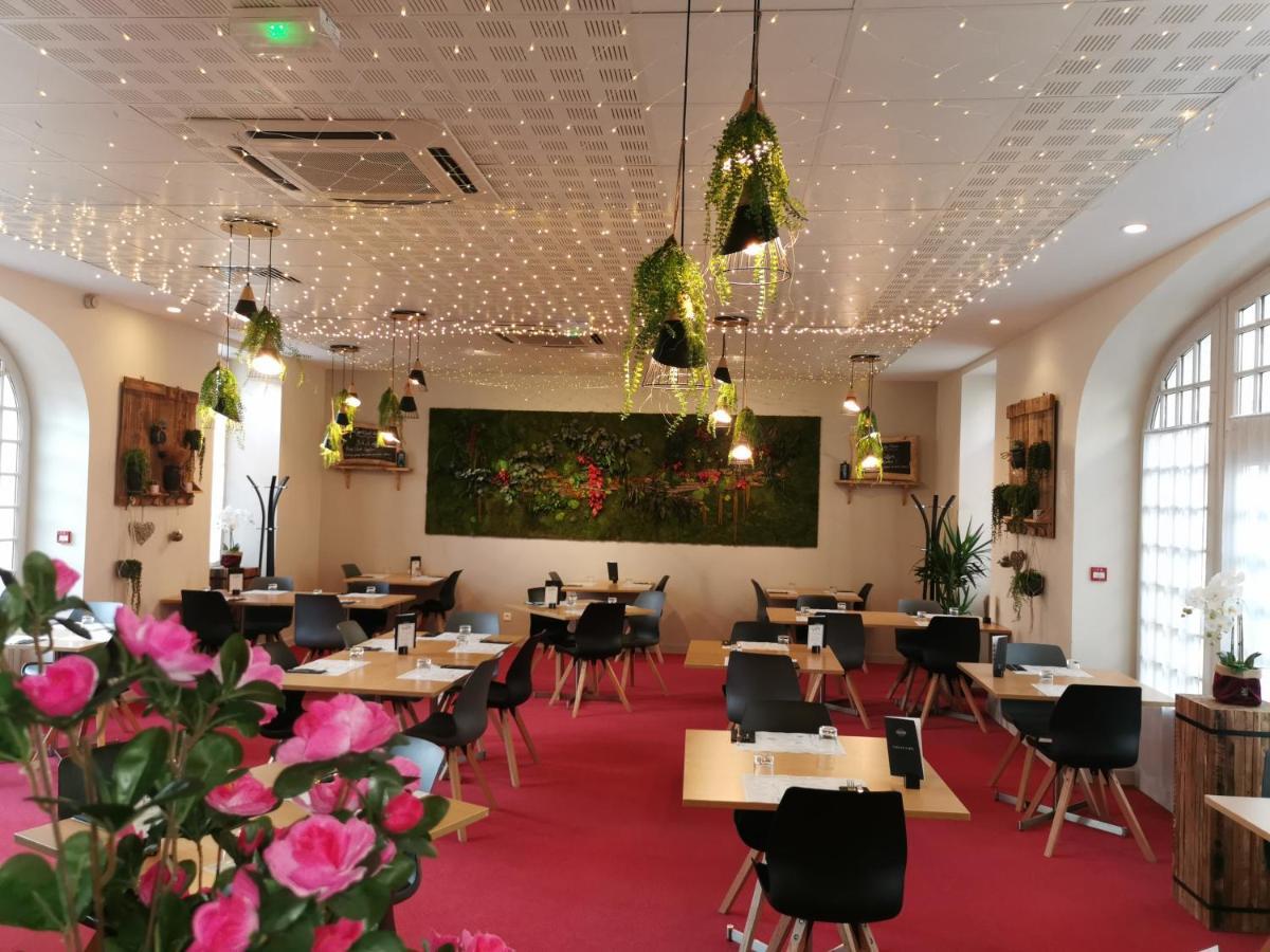 Hotel Restaurant Le Lion D'Or Gemozac Экстерьер фото